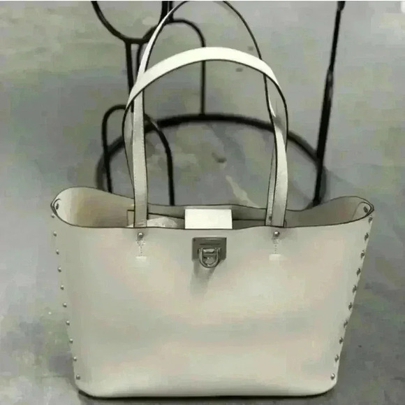 MICHAEL Michael Kors Handbags - NWT Manhattan Michael KORS totebag leather